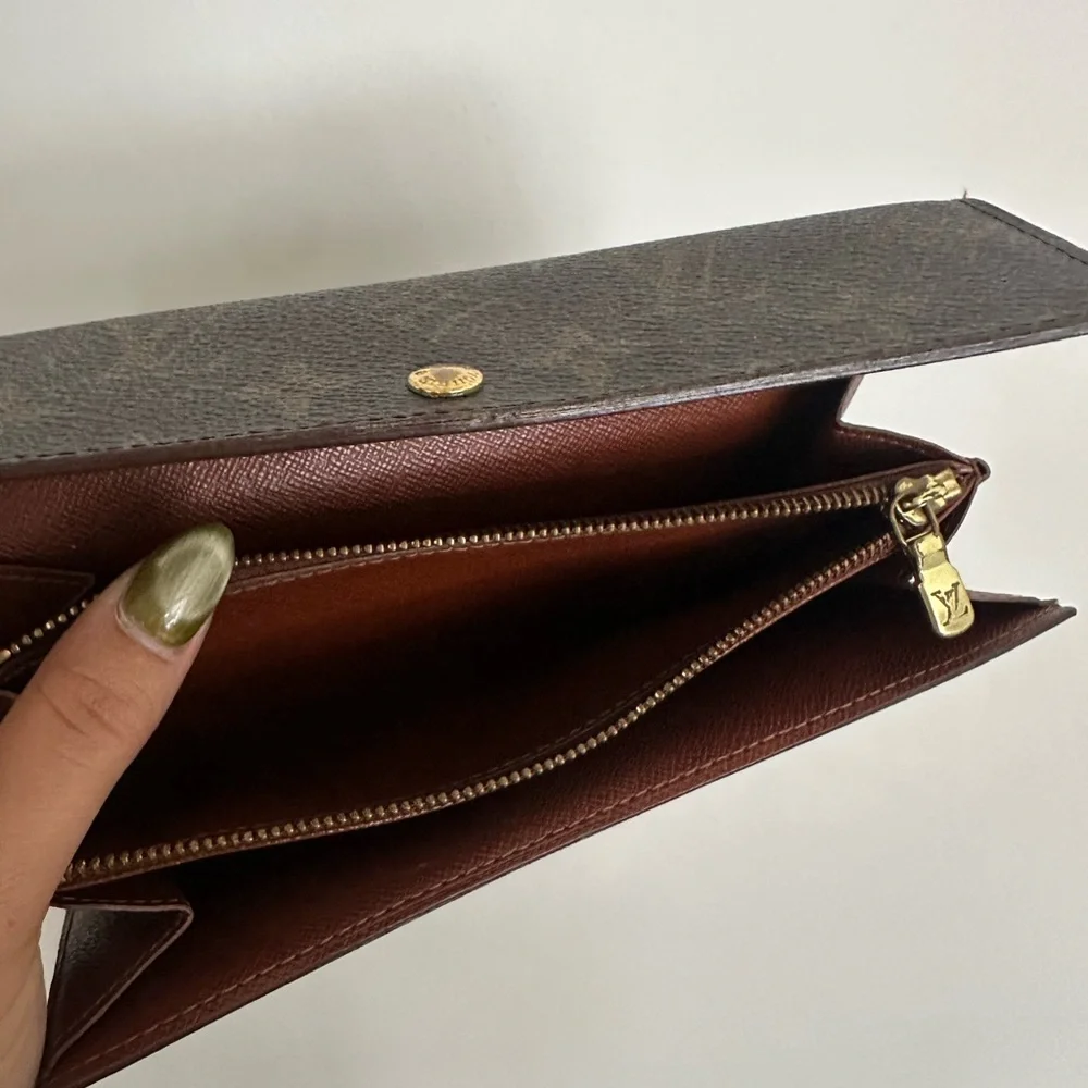 Louis Vuitton Sarah Wallet Monogram Canvas – EUC